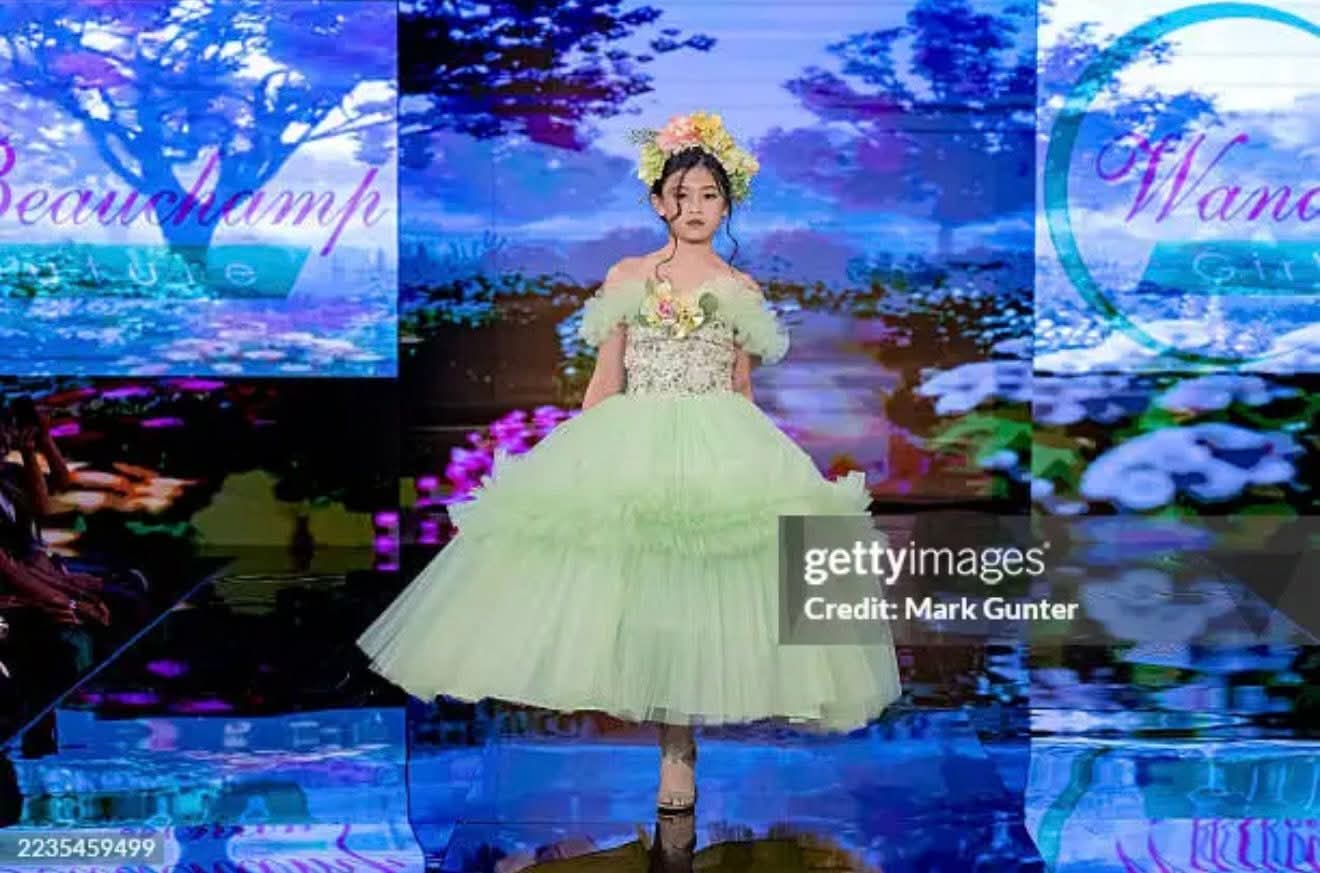 Sample Dress green apple
